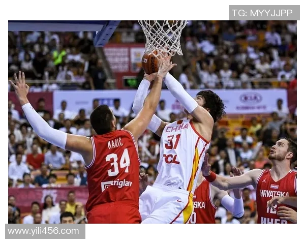 中国蓝篮迎战克罗地亚强强对决引发全球关注与期待 中国蓝篮迎战克罗地亚强强对决引发全球关注与期待