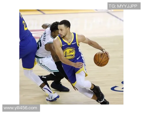 勇士与骑士在NBA夏季联赛中激战正酣新星表现引人瞩目 勇士与骑士在NBA夏季联赛中激战正酣新星表现引人瞩目